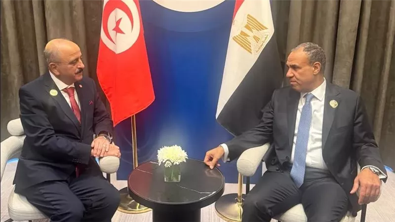 وزير الخارجية يلتقي نظيره التونسي على هامش اجتماعات مجلس وزراء خارجية منظمة التعاون الإسلامي في بغداد