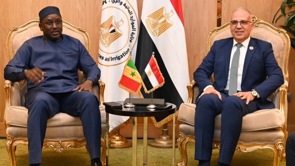 وزير الري يلتقي نظيره السنغالي لبحث تعزيز التنسيق في ملف المياه الأفريقية
