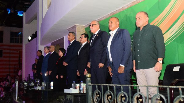 بحضور أشرف صبحي.. محافظ جنوب سيناء يفتتح بطولة العالم للجامعات للسباحة بالزعانف 2026 بشرم الشيخ