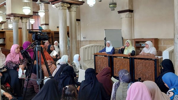 أخلاقيات صحبة العلماء وأثرها في صون الفكر في ملتقى المرأة بالجامع الأزهر