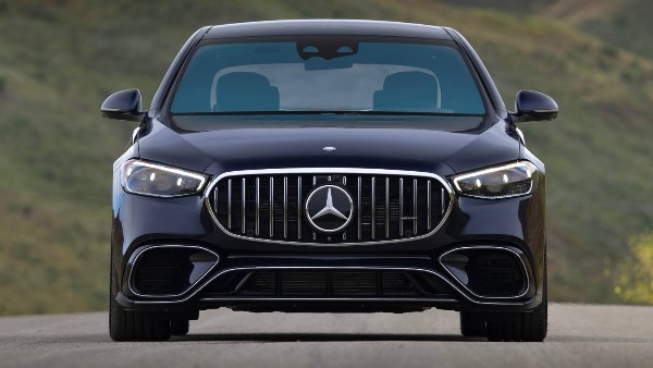 تسرب سائل الفرامل يتسبب في استدعاء 30 ألف سيارة مرسيدس S-Class