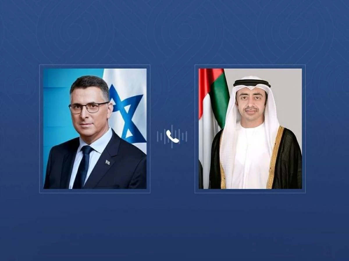 عبدالله بن زايد يطمئن على سلامة ركاب رحلة فلاي دبي
