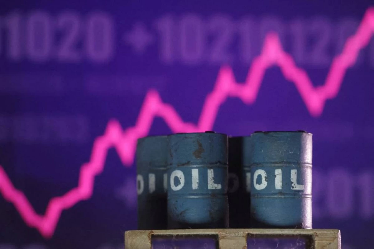 النفط يبدأ تعاملات أكتوبر دون 100 دولار.. مكاسب سبتمبر 14% لبرنت و5% للخام الأمريكي