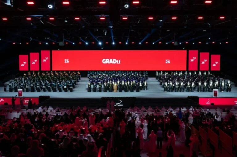 سيف بن زايد يشهد حفل تخريج دفعة «صناع المستقبل» 2026 من جامعة زايد