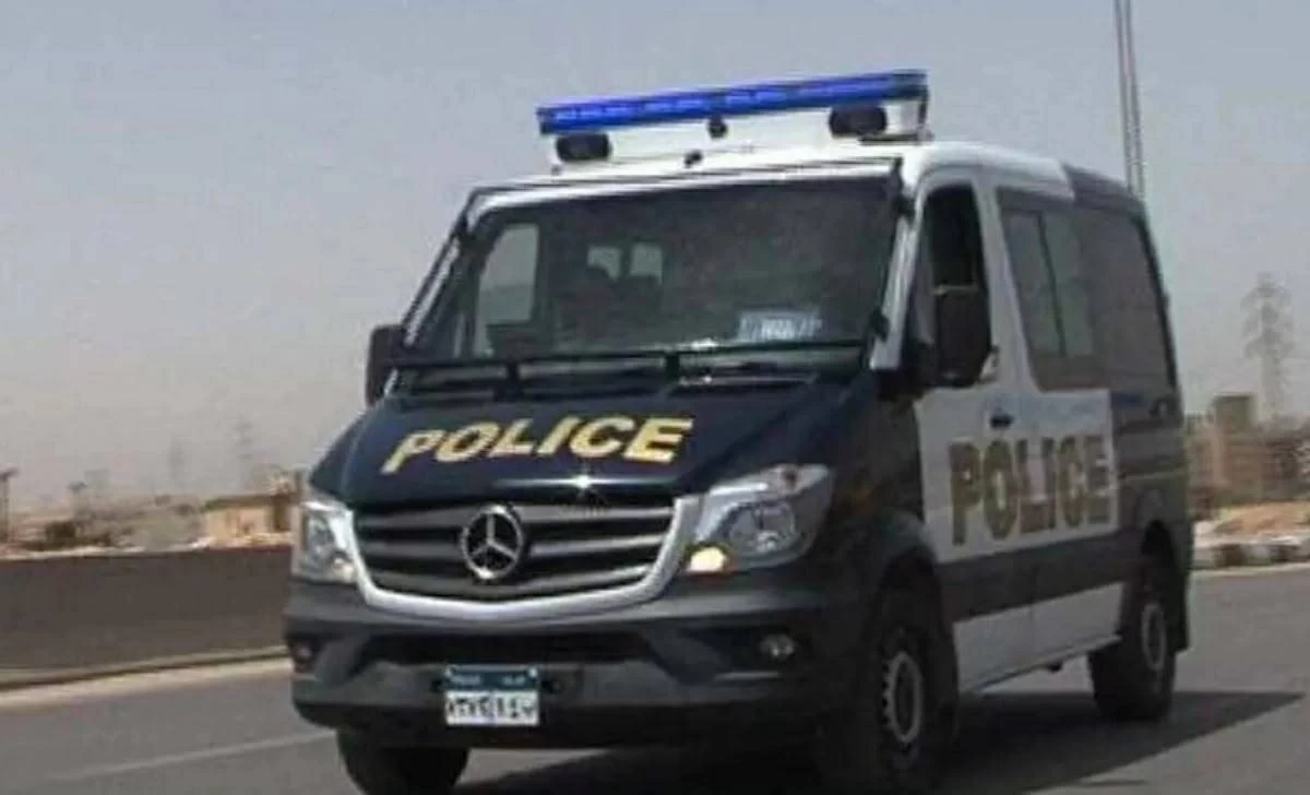 بعد أن أعاد إليه بصره ومنحه فرصة عمل..شاب يسرق فيلا طبيب في مصر