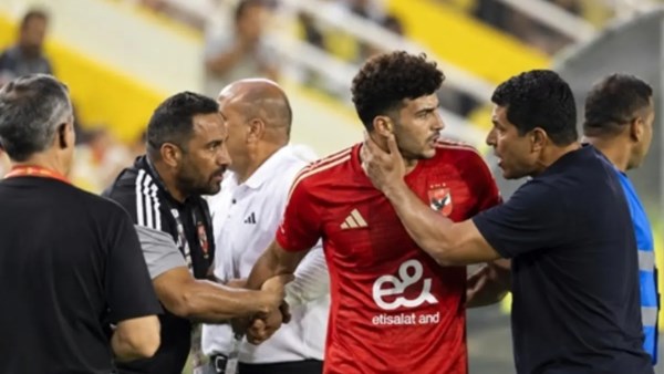 الأهلي أمام مفترق طرق.. محاسبة النجوم وتصعيد الشباب أهم من رحيل عموتة| تقرير