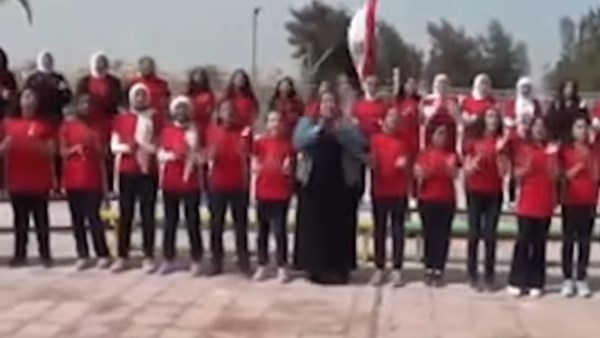 رحلت وبقي أثرها.. طلاب مدرسة بالإسكندرية يخلدون ذكرى مديرتهم الراحلة في احتفال أكتوبر