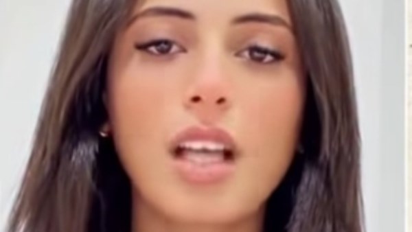 أنا قد أبوكي.. معجبة عمرو دياب: حبي للهضبة عفوي