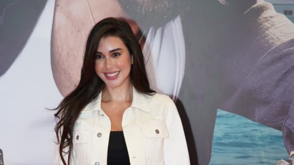 جمالها استثنائي.. ياسمين صبري بالكاجوال في العرض الخاص لفيلم نصيب