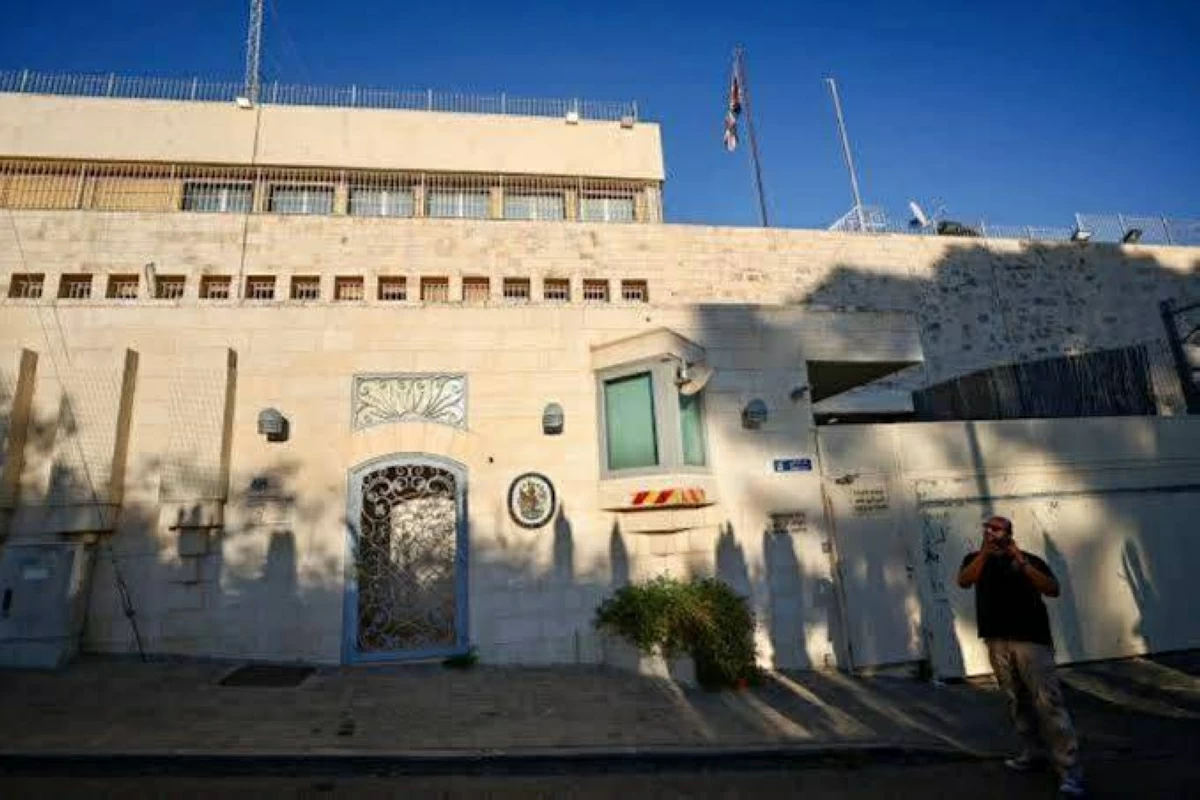 لمنع إغلاق قنصلية القدس.. مسؤول بريطاني يزور إسرائيل سراً