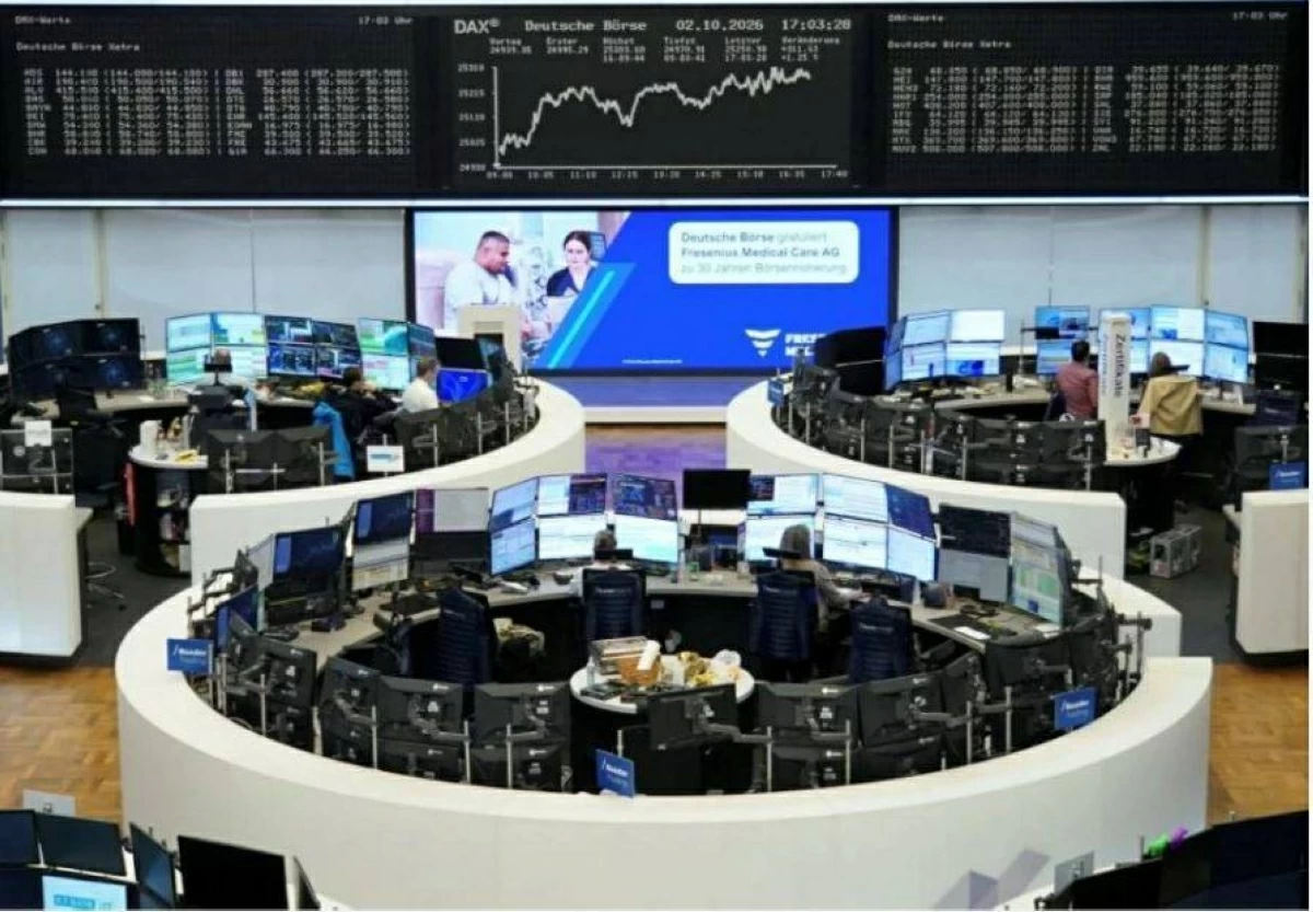 أسهم أوروبا تصعد بقفزة «جينماب» وتراجع عوائد السندات