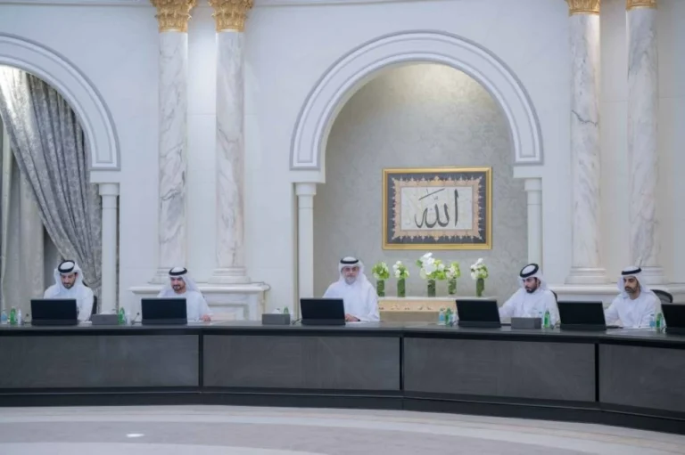 «التنفيذي» يعتمد نظام الشارقة للسلامة والصحة المهنية لتأمين بيئة عمل آمنة