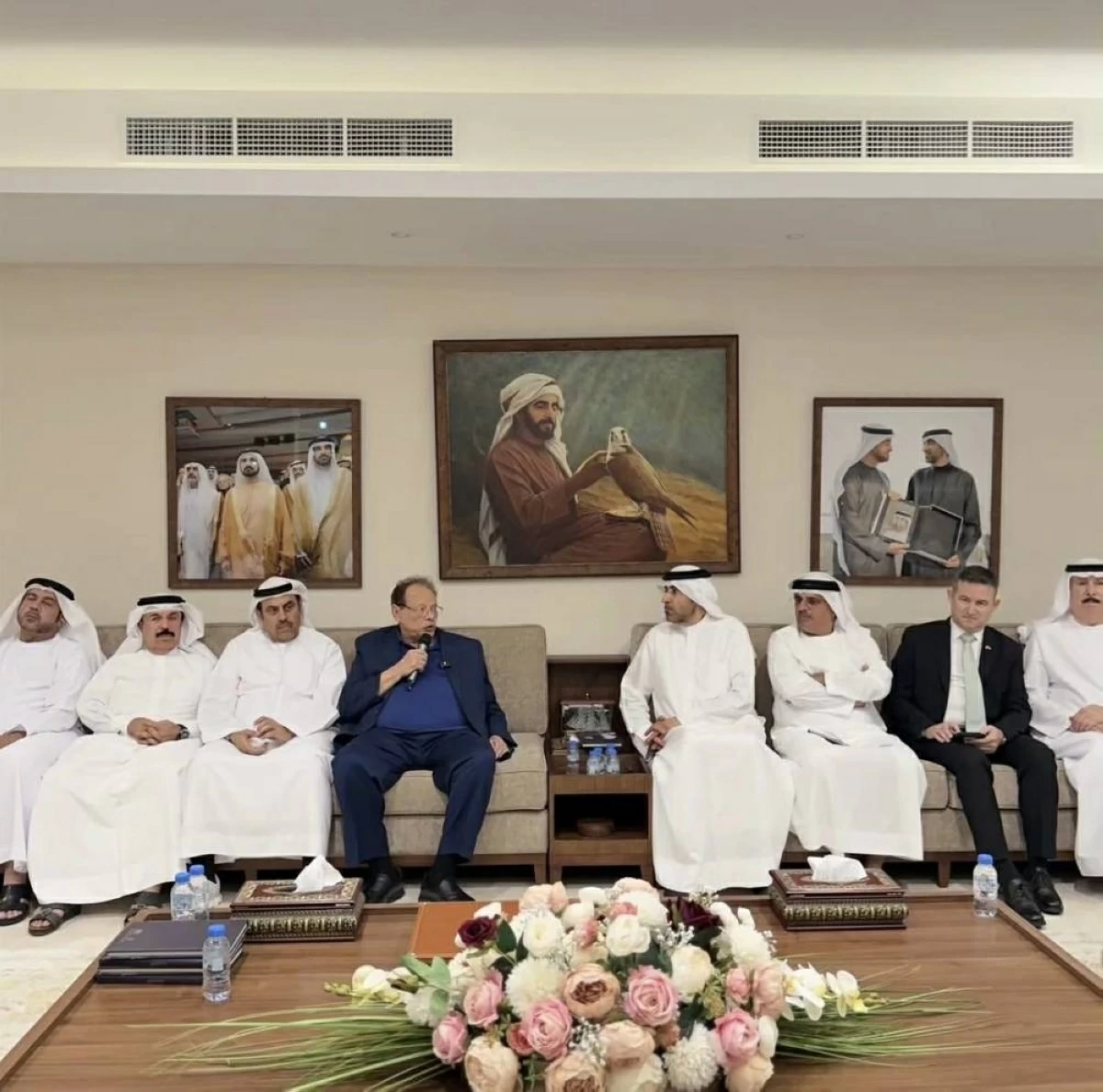 مسيرة الشيخ راشد حاضرة في مجلس حنيف القاسم