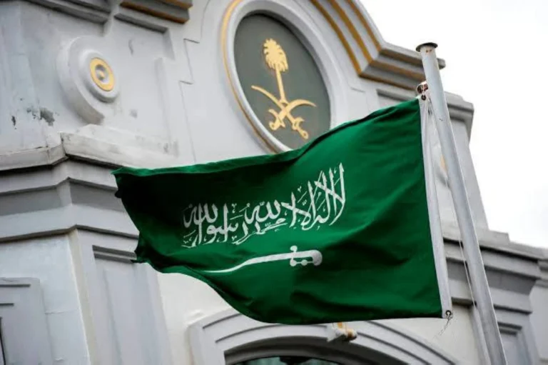 السعودية تعلن اعتراض صاروخ باليستي استهدف الرياض