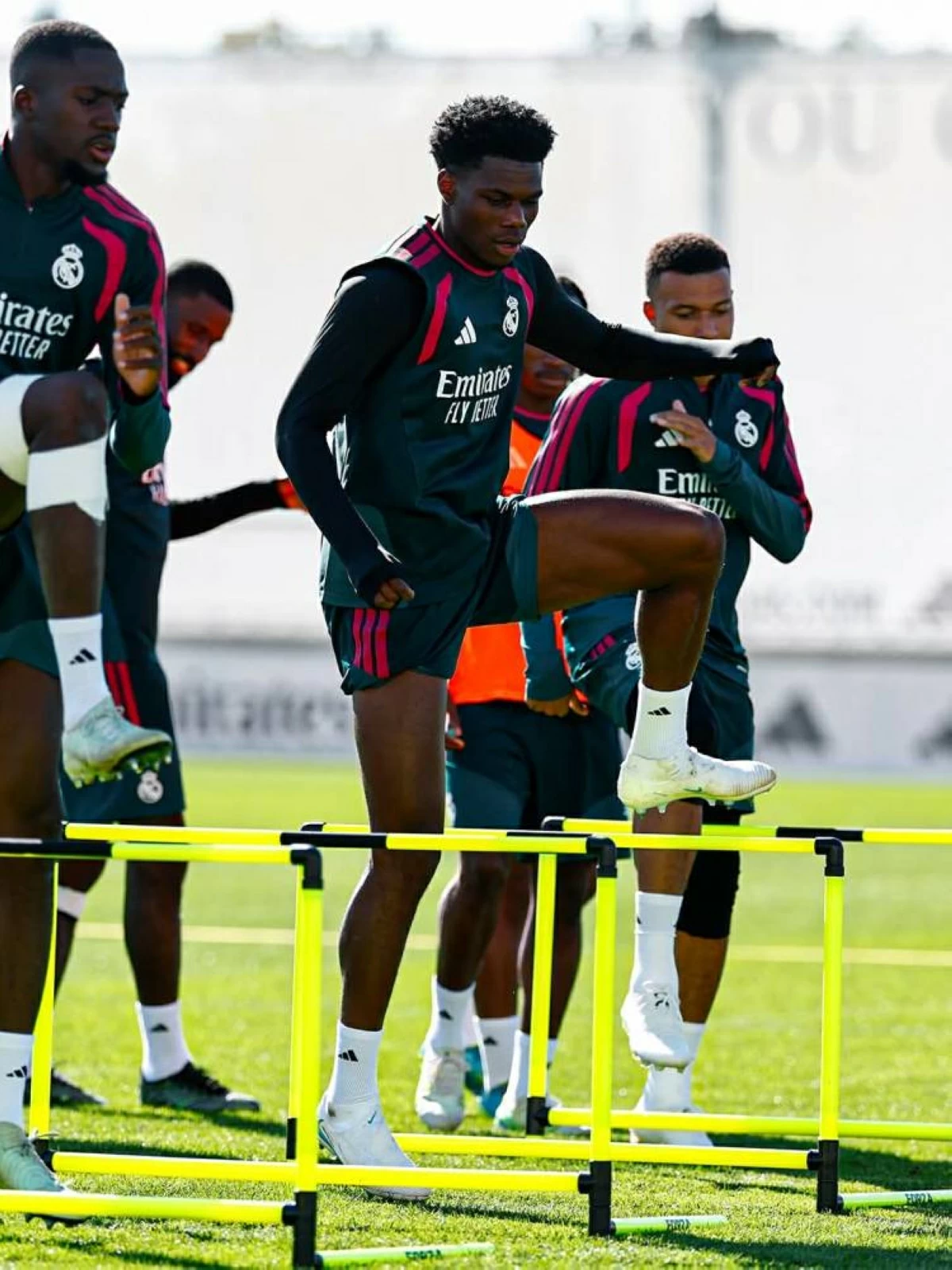 جماهير الملكي تتساءل.. هل يتكرر شهر ريال مدريد «المظلم» مجدداً؟