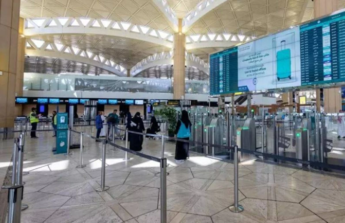 مطار الرياض يدعو المسافرين للتحقق من رحلاتهم بعد استهدافه
