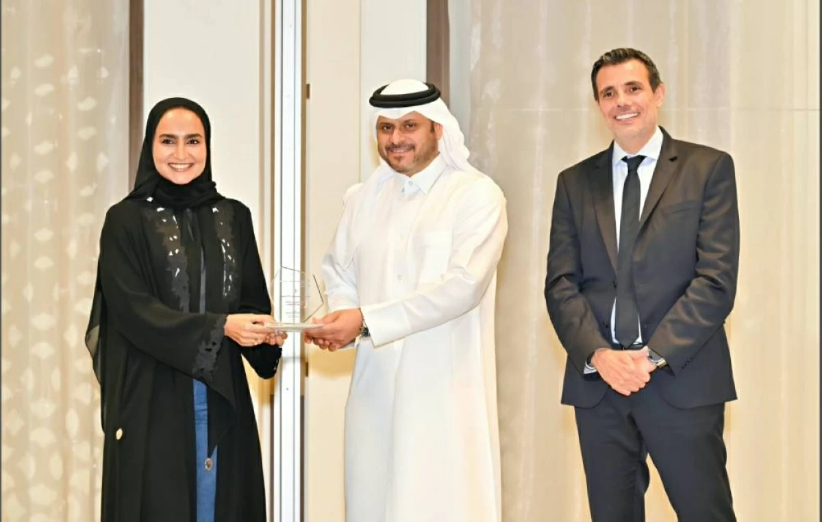 اللجنة العليا للمشاريع والإرث تنال جائزة الريادة في التحول بالذكاء الاصطناعي