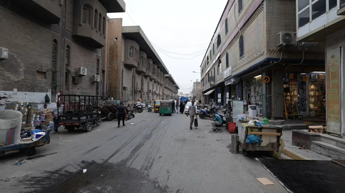 «الشلل» يضرب أشهر أسواق بغداد بعد رفع سعر الدولار