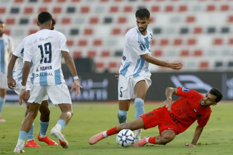 شباب الأهلي يفوز على يونايتد ويخسر الاستحواذ