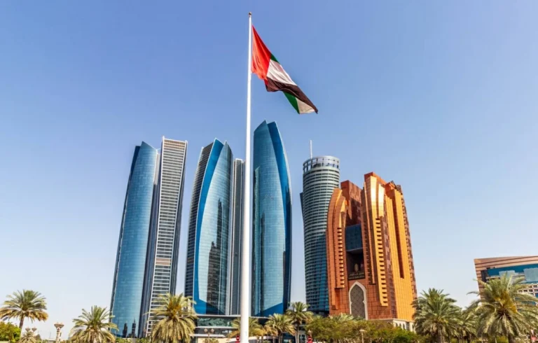 «فيتش»: اقتصاد الإمارات مرن ويتجاوز التحديات بثبات
