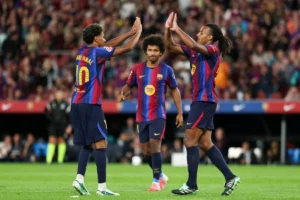 برشلونة يهزم خيتافي بسهولة ويحقق فوزه الثامن