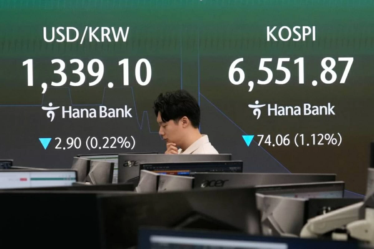 تباين أداء الأسهم الآسيوية بمستهل تعاملات الأسبوع.. وأسواق اليابان في عطلة