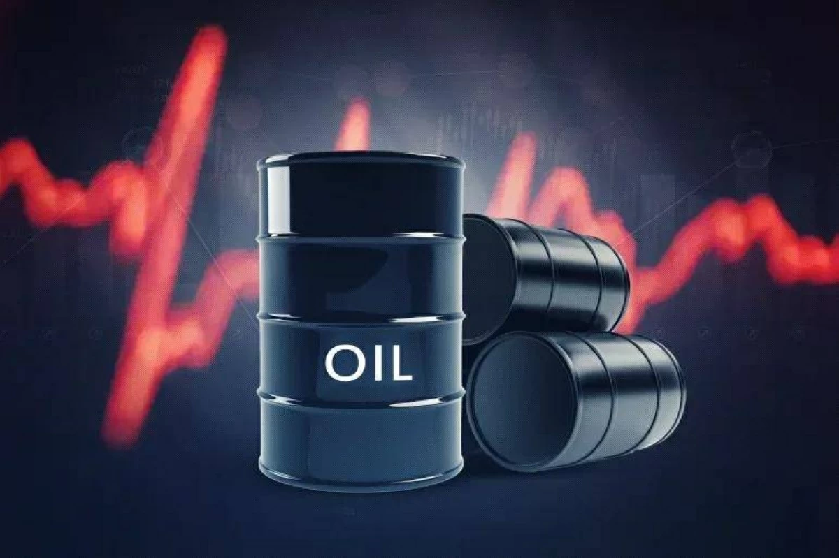 النفط يتراجع وبرنت دون 105 دولارات