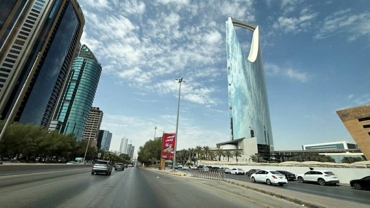 انفجارات تهز صنعاء واعتراض مسيّرات حوثية فوق الرياض
