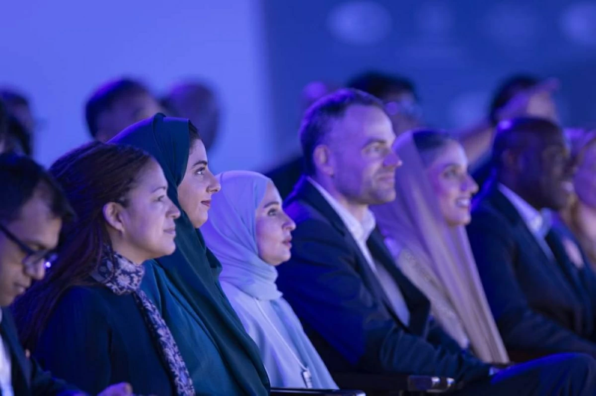 دبي تجمع قيادات شابة لصناعة مستقبل أكثر ازدهاراً