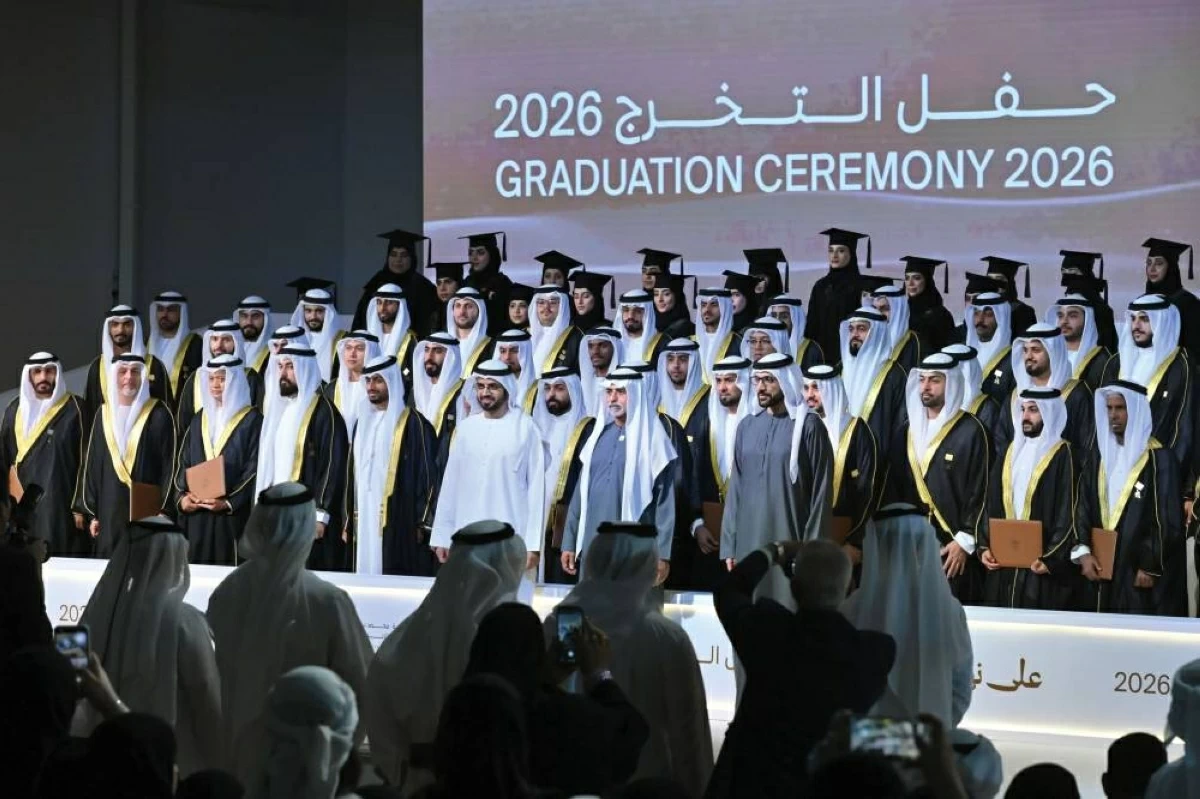 نهيان بن مبارك يشهد تخريج أكبر دفعة في جامعة محمد بن زايد للعلوم