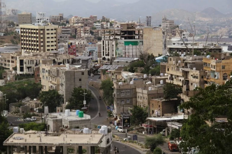 السعودية: 17 وفاة في 20 هجوماً حوثياً على مطار الرياض