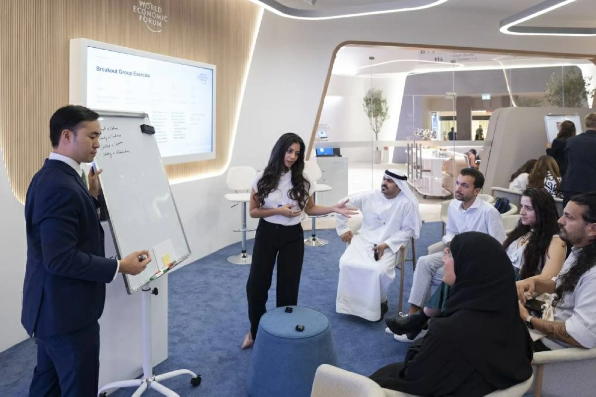 حوارات تفاعلية تستشرف مستقبل القيادات الشابة والتكنولوجيا وصناعة الفرص