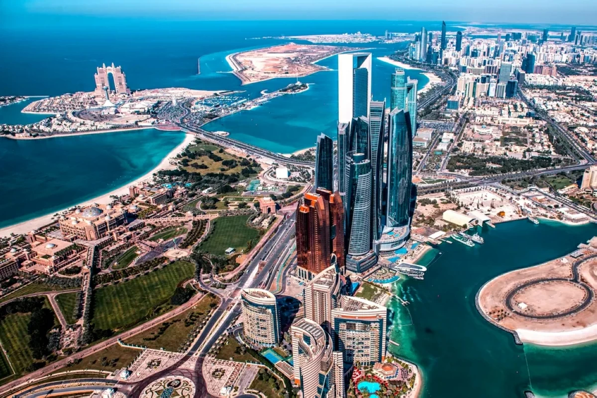 «فيتش»: 6.7 % نمو اقتصاد أبوظبي 2026