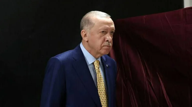 «أنام في النفايات»..مشرد يتعمد إهانة أردوغان أملاً في دخول السجن