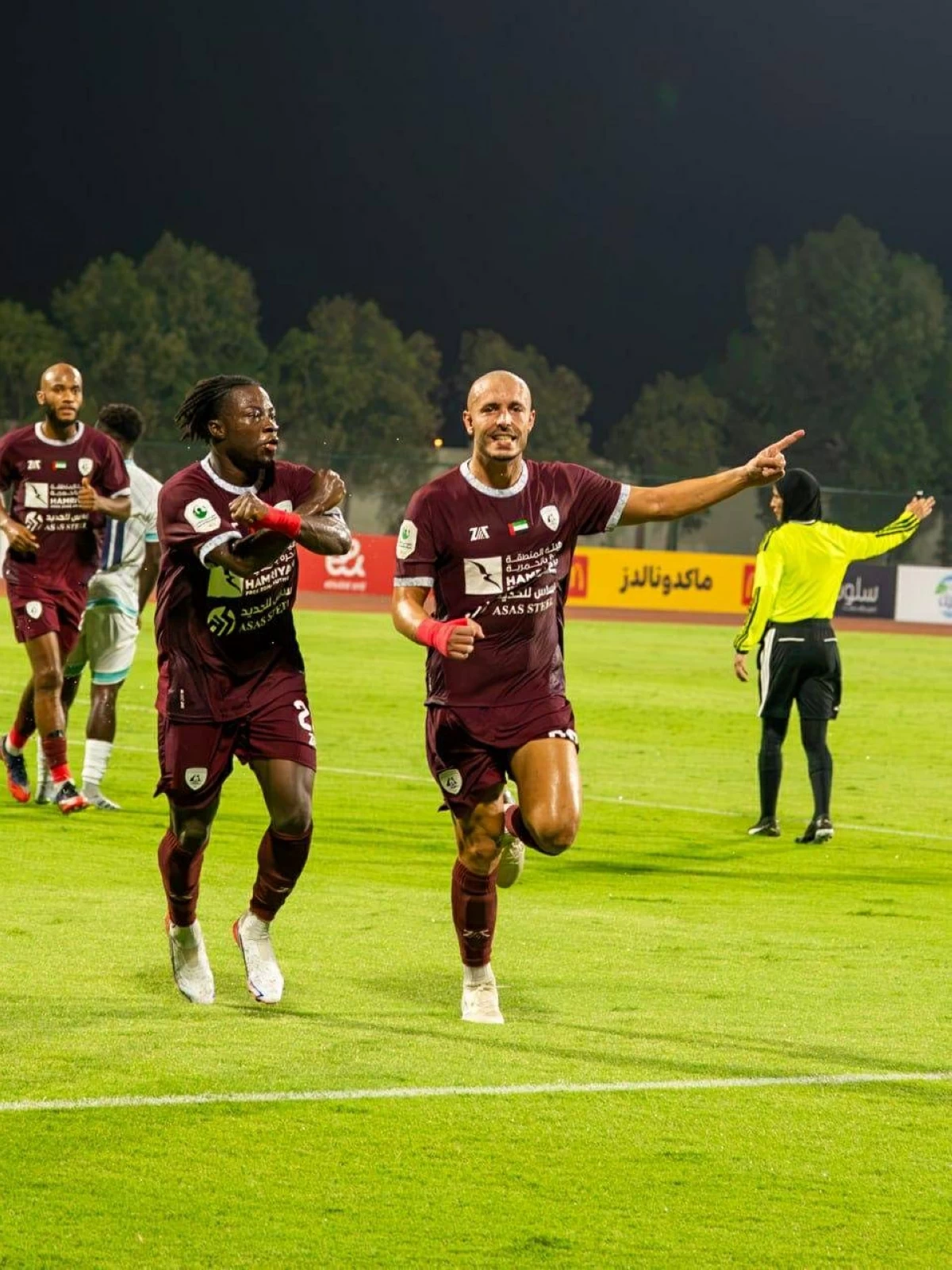 الحمرية يصعد للمركز الثالث في دوري الأولى