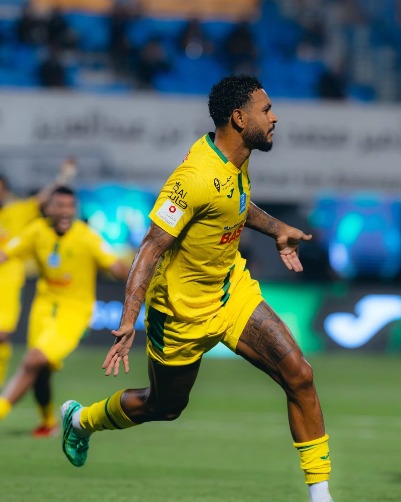 الفتح والخليج يقصان منافسات الجولة العاشرة في الدوري السعودي