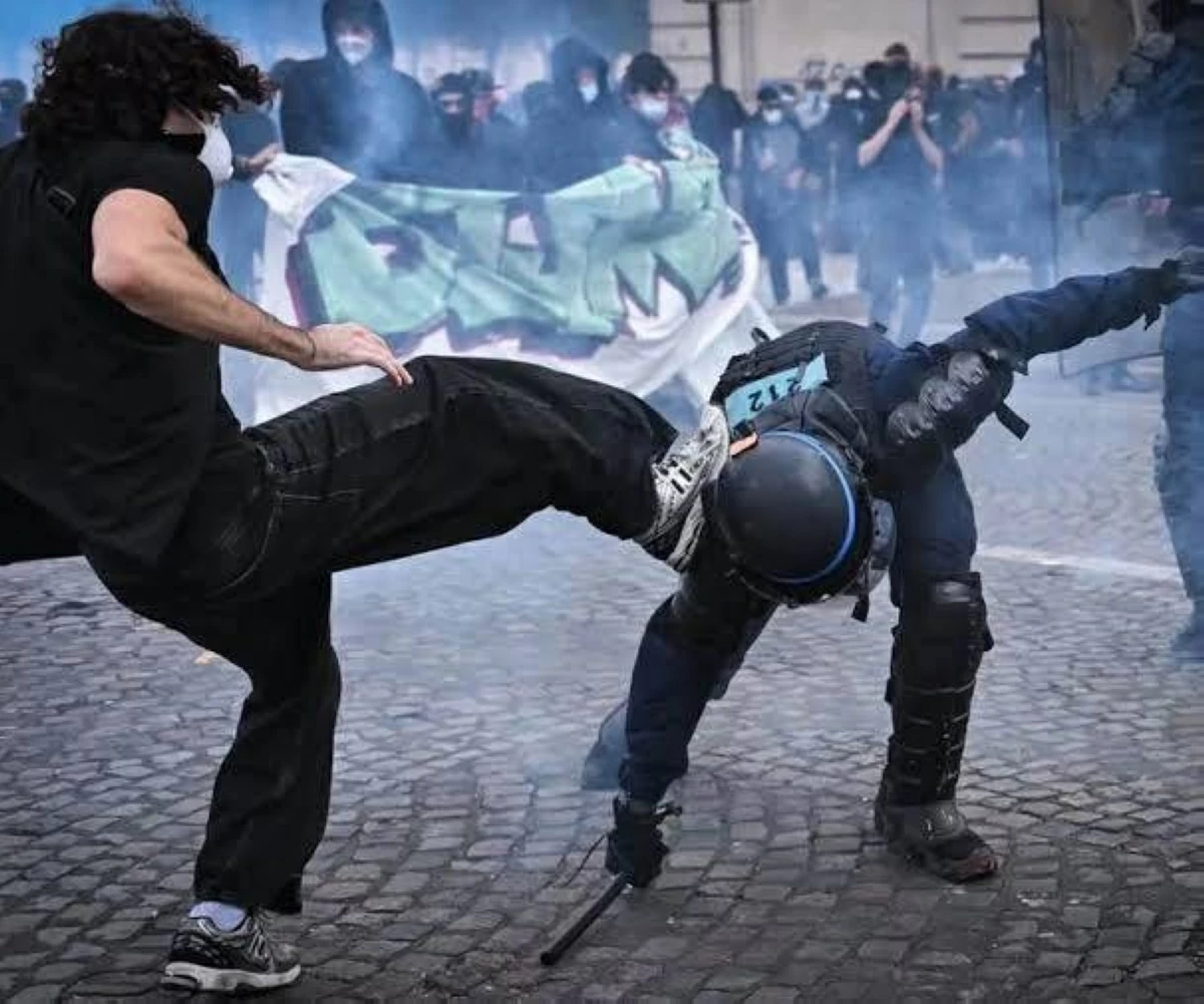 اعتقال 2400 شخص وإصابة 997 عنصراً  في فرنسا
