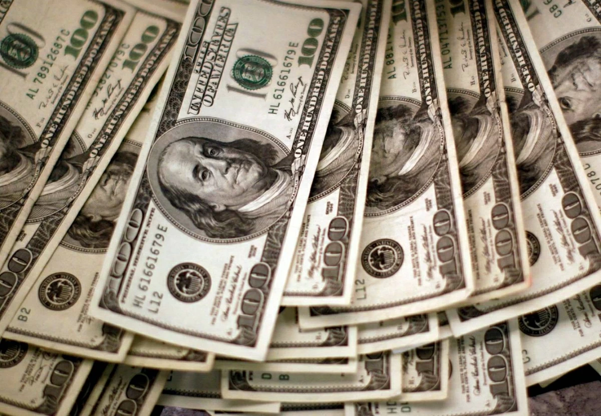 تقلبات في أسواق العملات بحثاً عن اتجاه.. والبيتكوين دون 82 ألف دولار