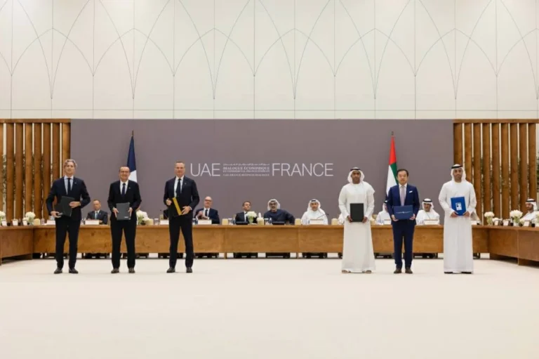 «جي 42» و«أيه إم آي» تتعاون بتطوير الذكاء الاصطناعي وتطبيقاته