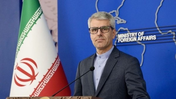 إيران تتحدى واشنطن: أي هجوم أمريكي سيُقابل برد مماثل أو أقوى