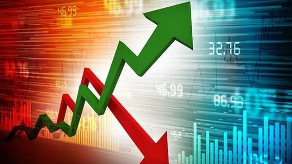 خبير اقتصادي يكشف تأثير رفع الفائدة على الشهادات البنكية والمستثمرين.. ويحذر من زيادة أسعار السلع