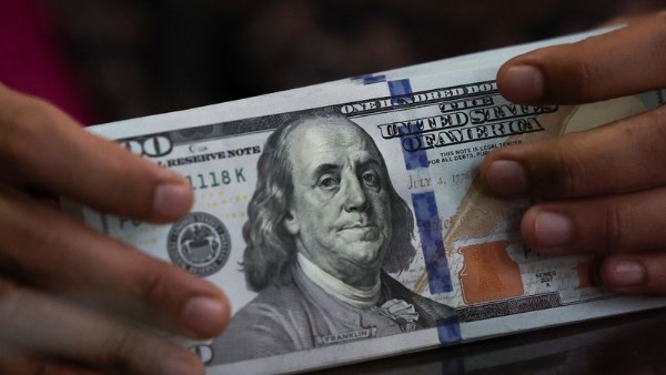 ارتفاع الطاقة وموجة الغلاء يهددان استقرار الأسعار في أمريكا.. احتمالات عودة الفيدرالي لرفع الفائدة