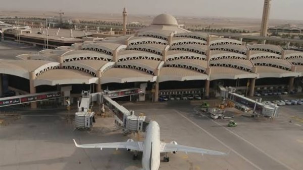 الطيران المدني السعودي: تمديد تعليق العمليات التشغيلية في مطار الملك خالد بالرياض