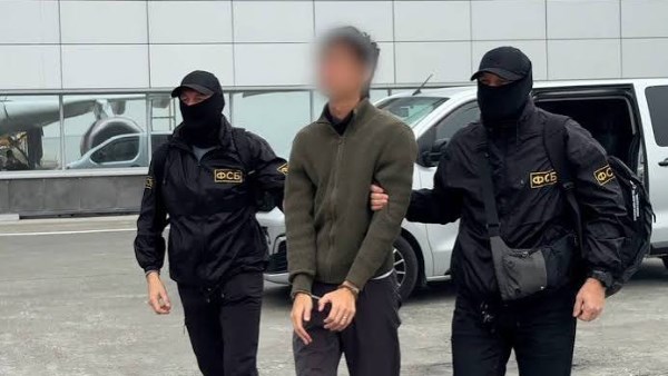اليابان تطالب روسيا بتوضيحات بشأن احتجاز صحفي ياباني وتدعو إلى معاملته بإنصاف