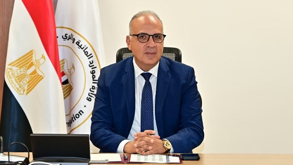 وزير الري: نتواصل مع المزارعين على «المصطبة».. والمواطن المصري يتمتع بالذكاء ويثق في لغة الصراحة