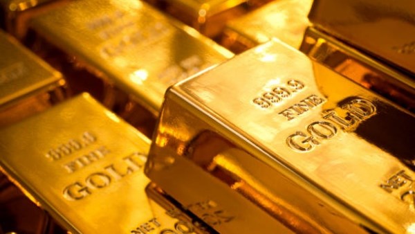 رسوم إضافية على شراء السبائك الذهبية بالتحويلات البنكية.. مبالغ تصل إلى 280 جنيهًا لكل 100 ألف جنيه تثير الجدل