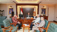 وزير العمل يلتقي وفدًا من “النساجون الشرقيون”.. ويعلن: ثمار التعاون تؤتي نتائجها.. 550 فرصة عمل في 6 محافظات بالصعيد