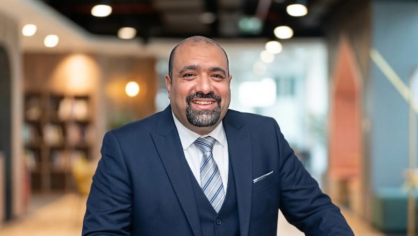 بلال قنديل يكتب: خيوط العنكبوت