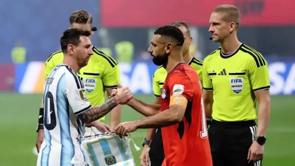 محمد صلاح يزيح ميسي عن القمة.. الملك المصري يتصدر أفضل 50 لاعبا في العالم