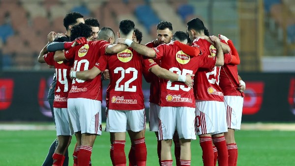 قبل مواجهة الزمالك.. تحرك جديد من النادي الأهلي بشأن الفريق والجهاز الفني